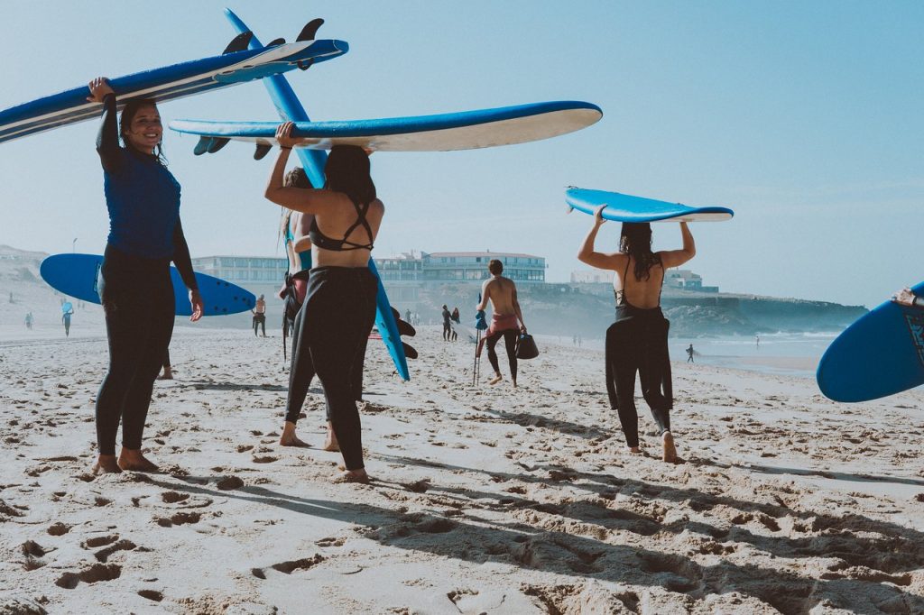 Apprendre le surf en France